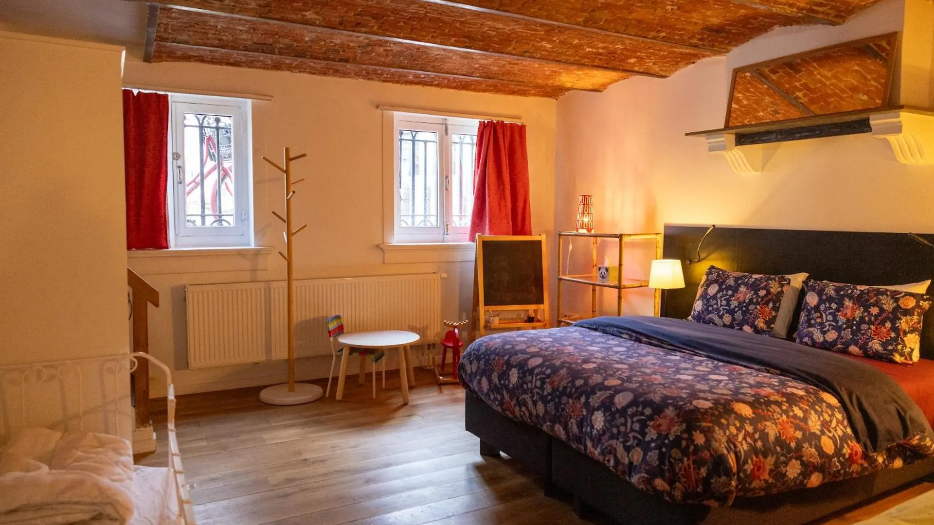Guest house Heaven In Antwerp Hotel